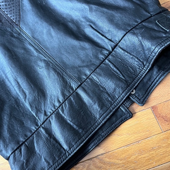 Vintage 80s Black Leather Bomber Jacket - Picture 11 of 11